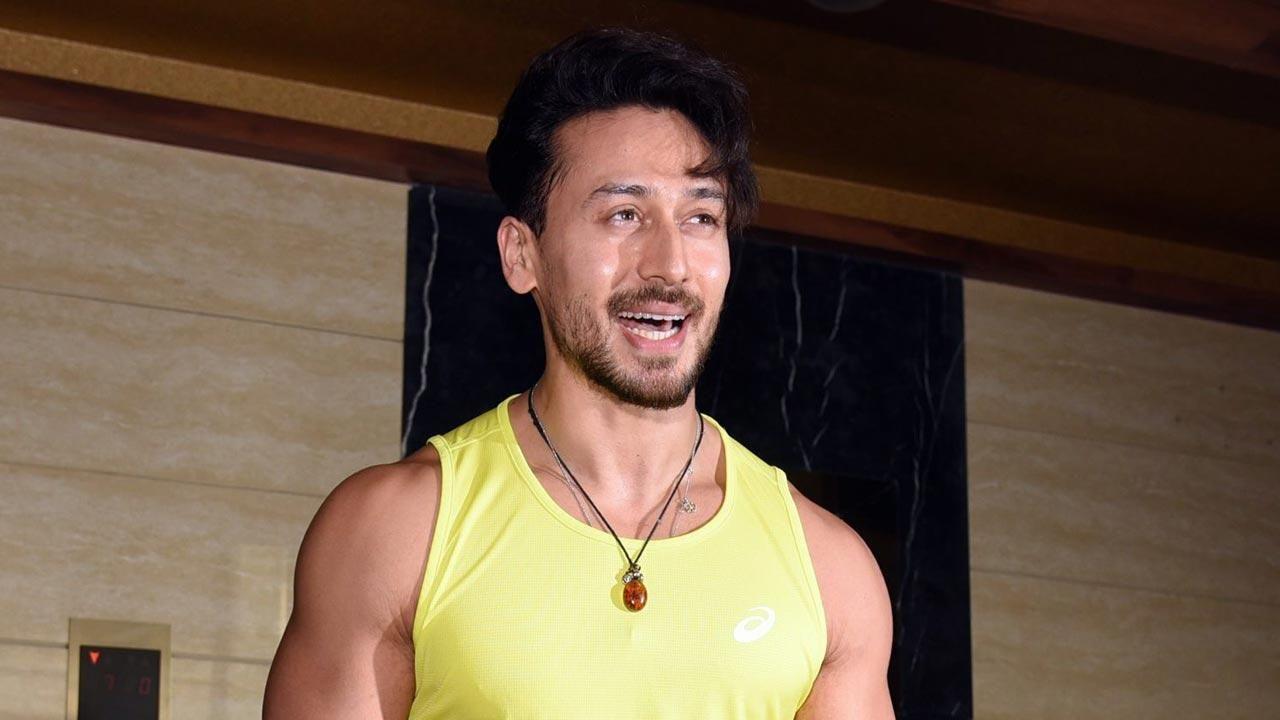 Mumbai: FIR registered against Tiger Shroff for violating Covid-19 pandemic norms