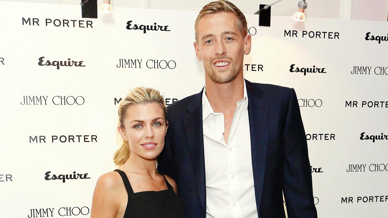 Ex-footballer Peter Crouch, wife to star in reality TV series?