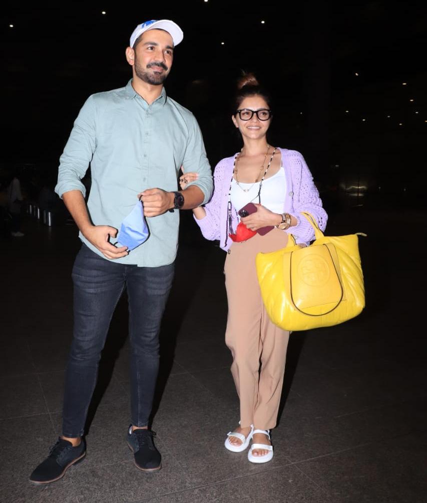 Bigg Boss 14 winner Rubina Dilaik with husband and co-contestant Abhinav Shukla were also spotted at Mumbai airport. Looks like the telly couple is off to a much-deserved break.