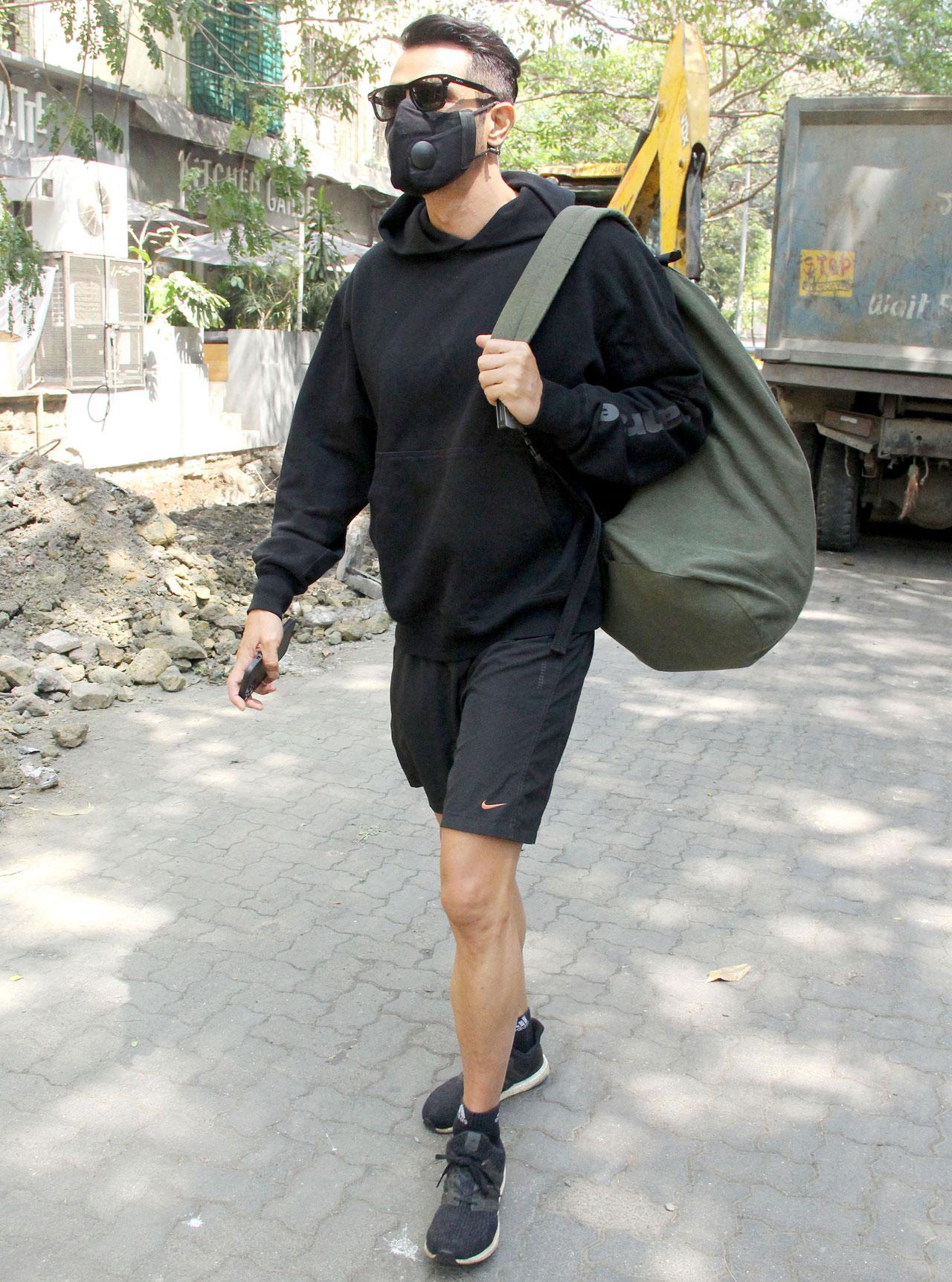 Arjun Rampal was also clicked in Bandra. The actor, who was last seen in ZEE5's Nail Polish, was dressed in an all-black casual attire.