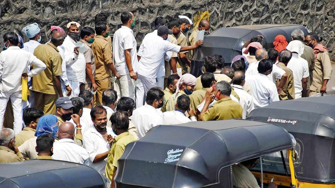 New fares but no new meters? Maharashtra government tries to control the chaos