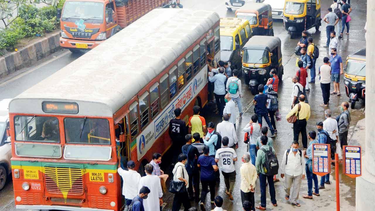 Mumbai: Conductor-less BEST buses causing huge crowds, loss of revenue?