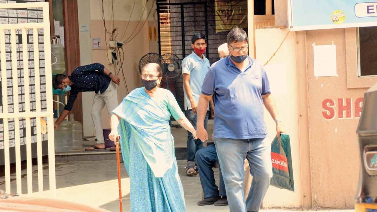 Mumbai: CoWin sends seniors to Malad centre on no-vaccination day