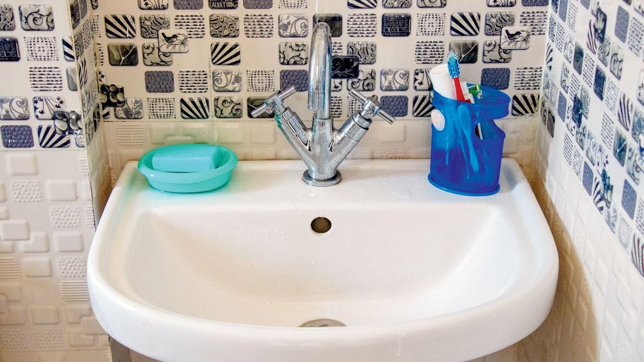 Mumbai: Fall on shattered ceramic wash basin kills 8-year-old boy