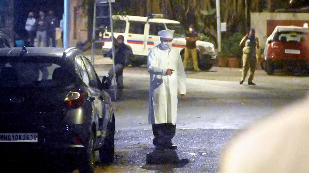 Mumbai: NIA claims to have found crucial diary during raid at suspended API Sachin Waze’s office