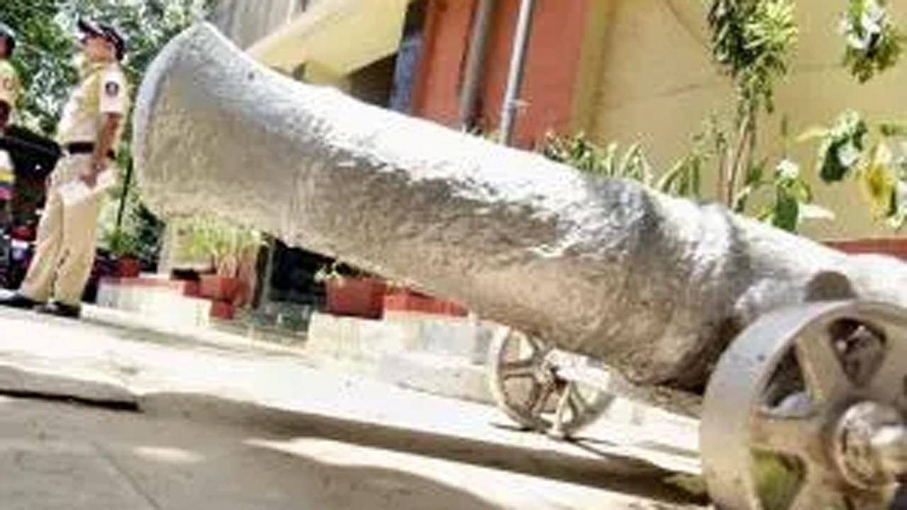 Two British-era cannons to adorn Mumbai garden