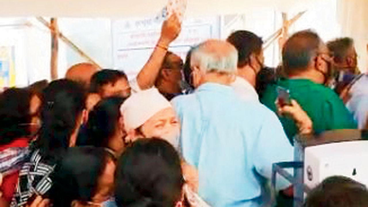 Mumbai: On Day 2 of COVID-19 vaccination programme, mad rush at the BKC centre