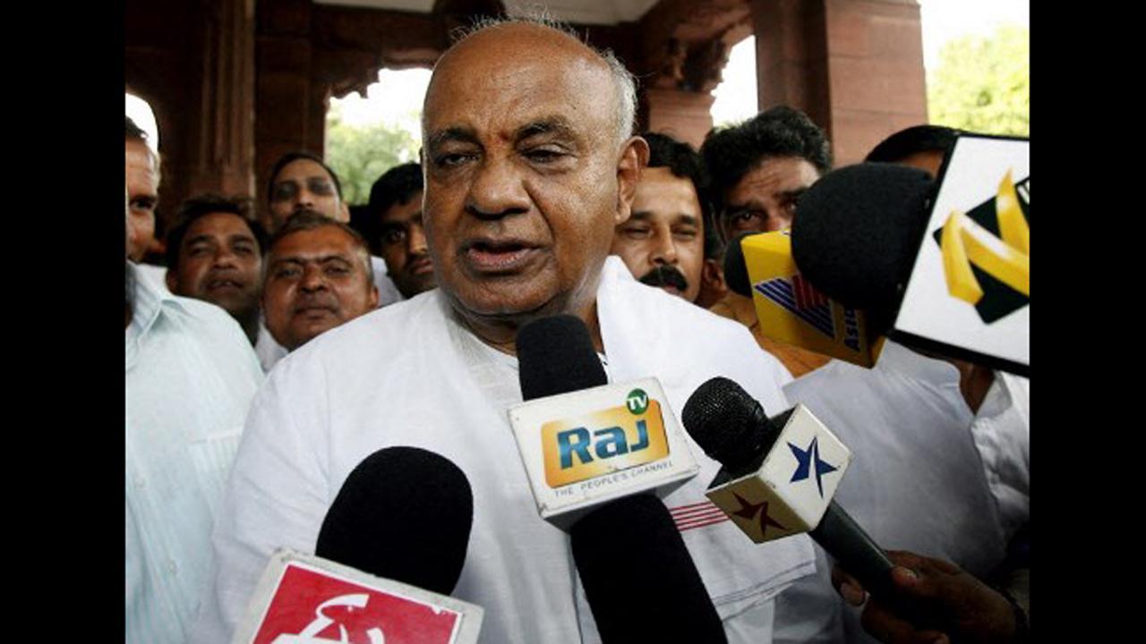 Former prime minister Deve Gowda, wife test COVID-19 positive