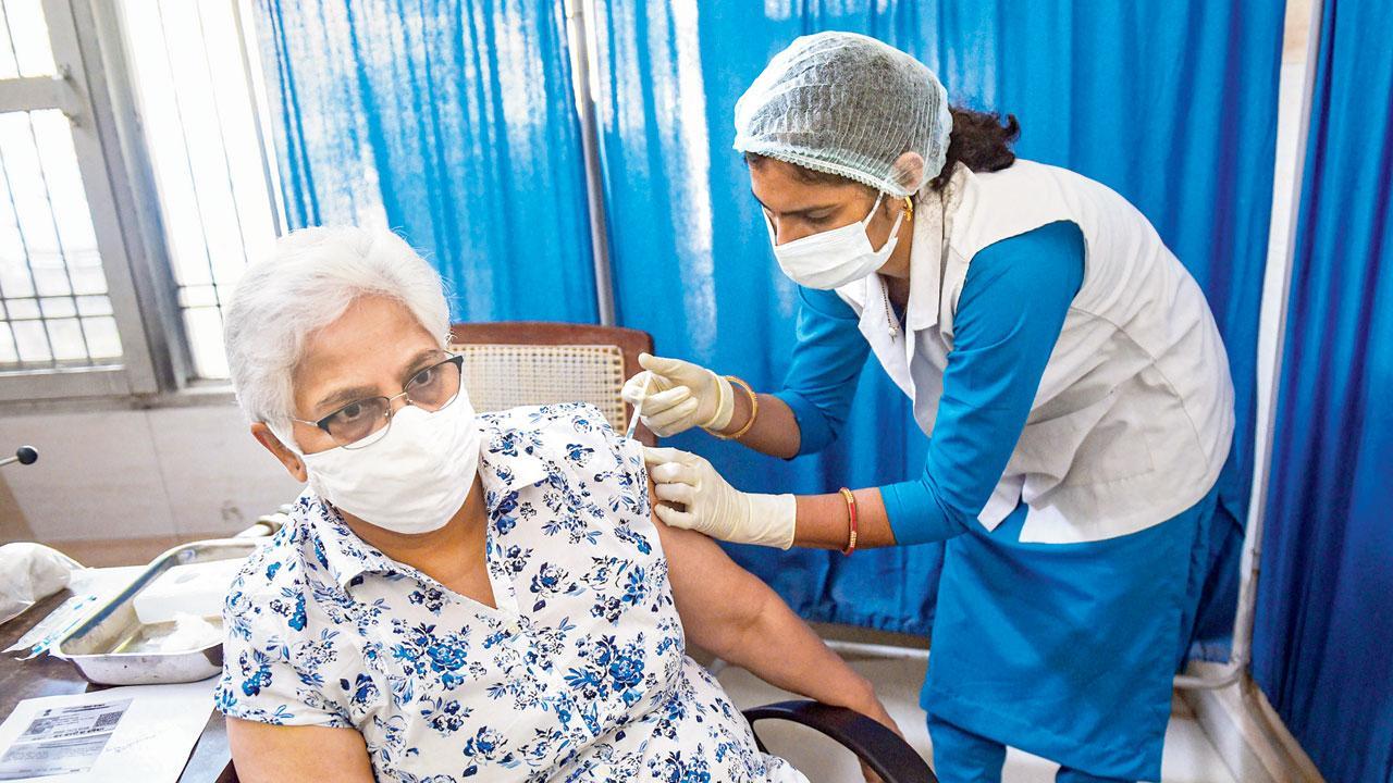 COVID-19 vaccination opens 24x7: Government