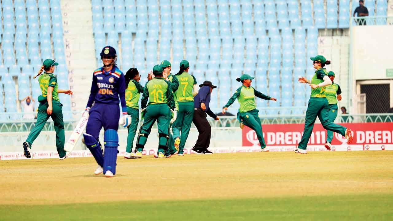 3rd ODI: Rain pain as India eves lose to South Africa to hand 2-1 lead in series