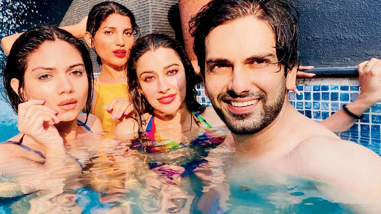 This is how Nyra Banerjee and Rahul Sharma celebrated the success of their show Helllo Jee