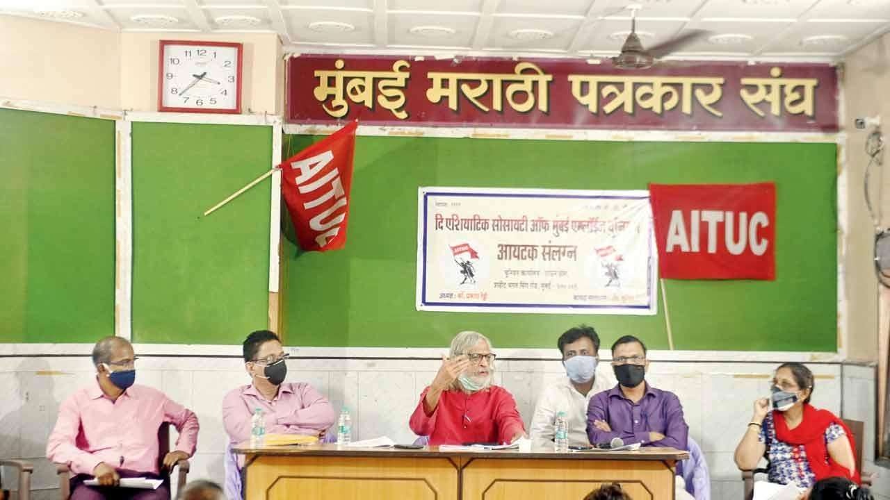 Asiatic Society employees demand 100 per cent salary restoration