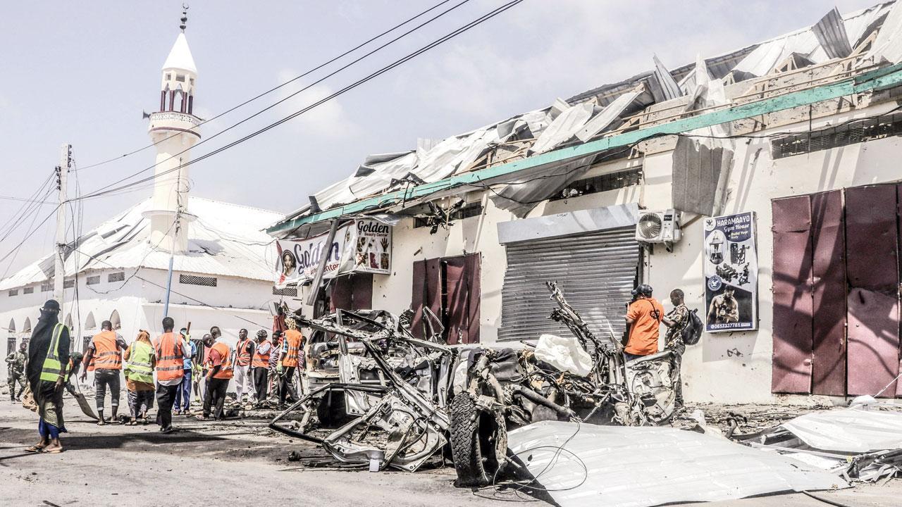 10 dead, 30 hurt in Mogadishu suicide blast