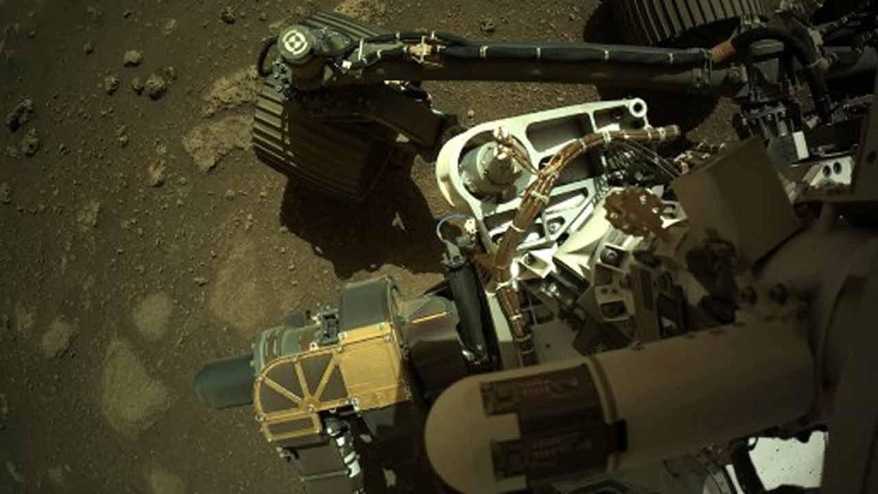 Mars rover sends back grinding, squealing sounds of driving