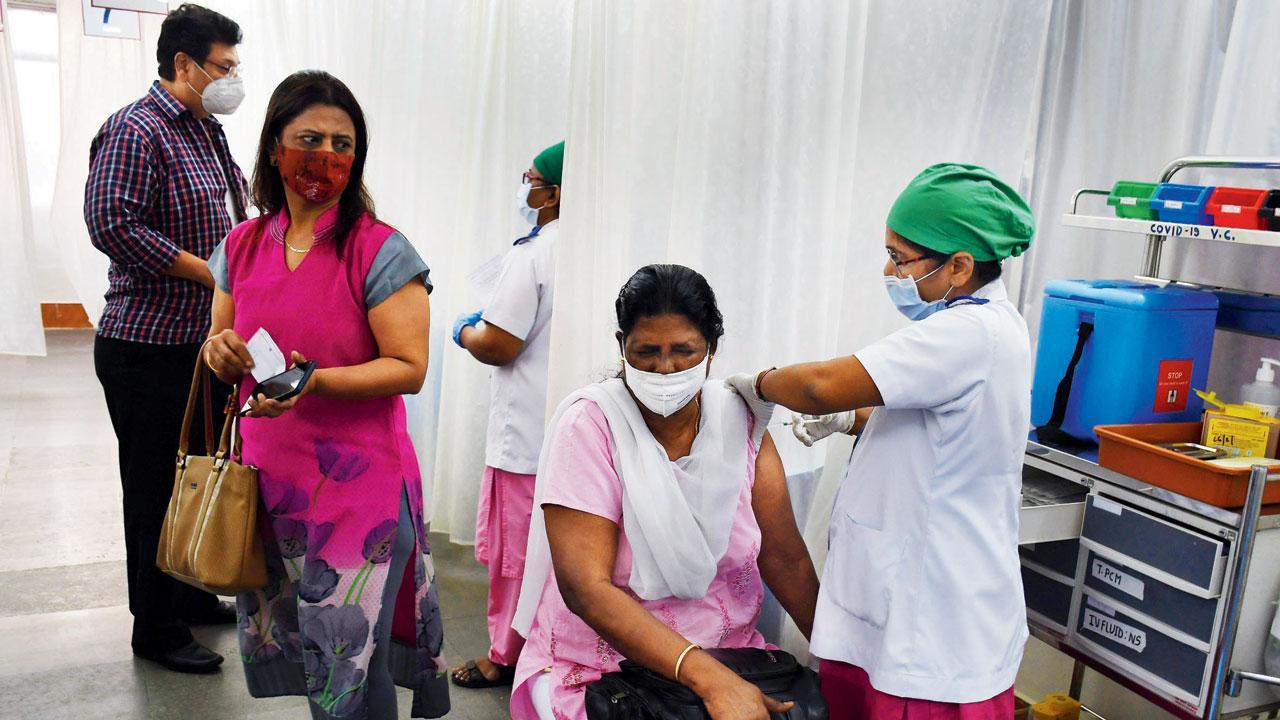 Mumbai vaccine drive Phase 2: Chaos, delays, glitches in CoWIN continue on Day 2