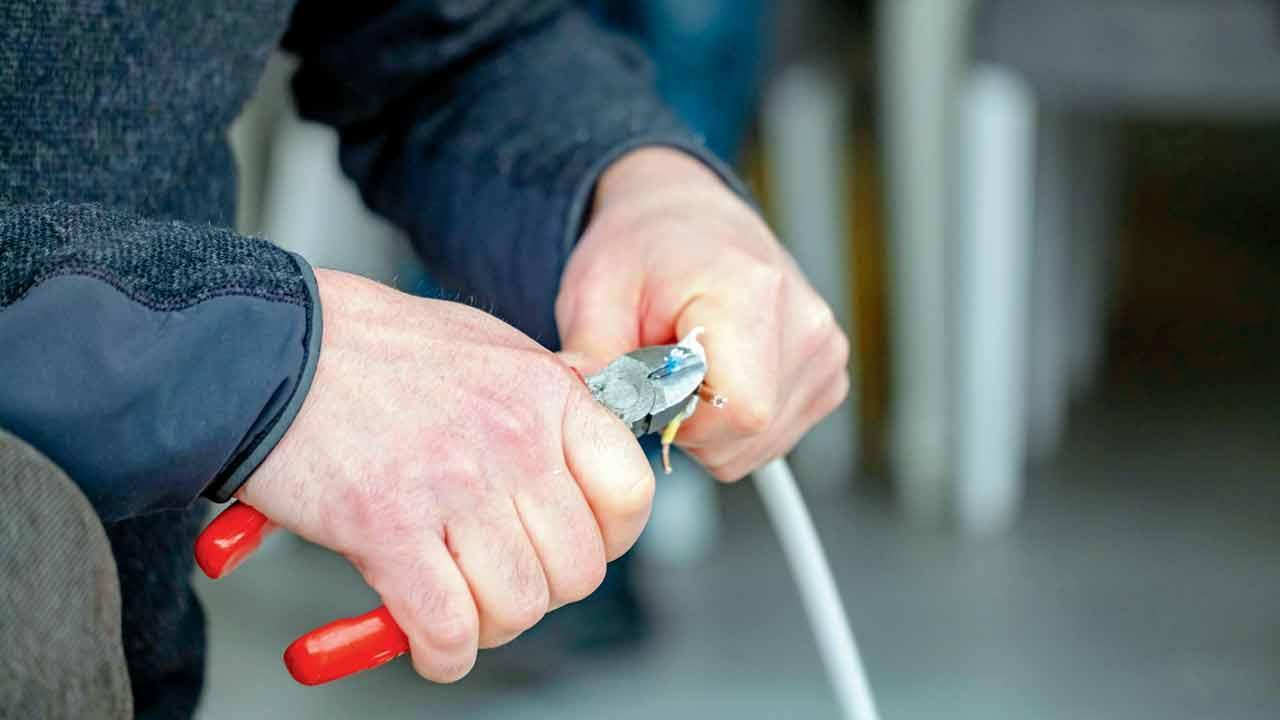 State power firm workers assaulted over pending bills