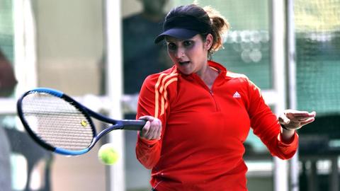 Saneya Mirza Sex Video - Qatar Open: Sania Mirza makes winning return to WTA circuit