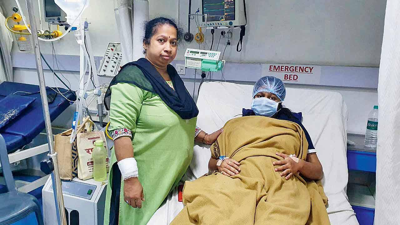 Mumbai Crime: 24-year-old man stabs woman, her mother, consumes poison