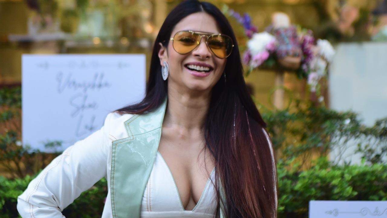 Tanishaa Mukerji shares yoga video from Maldives holiday