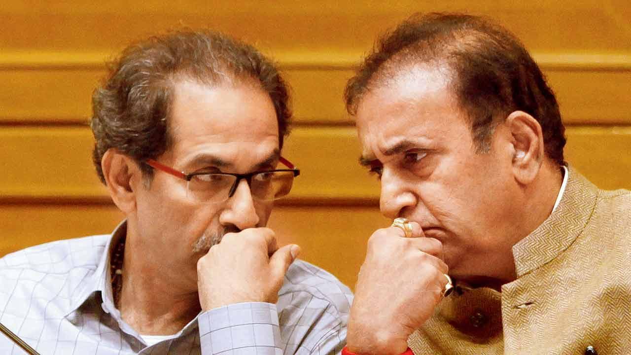 Maharashtra CM Uddhav Thackeray, home minister Anil Deshmukh discuss leak of corruption report