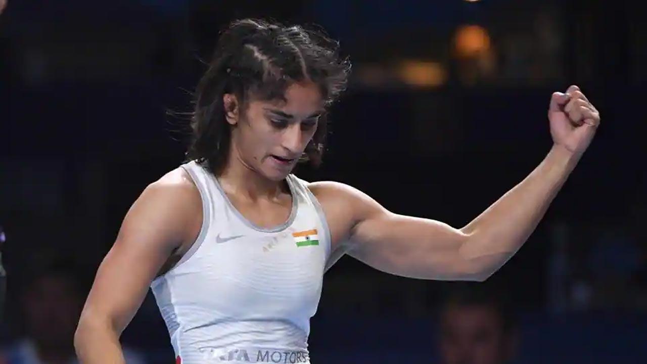 Wrestler Vinesh Phogat in final; Sarita Mor settles for silver