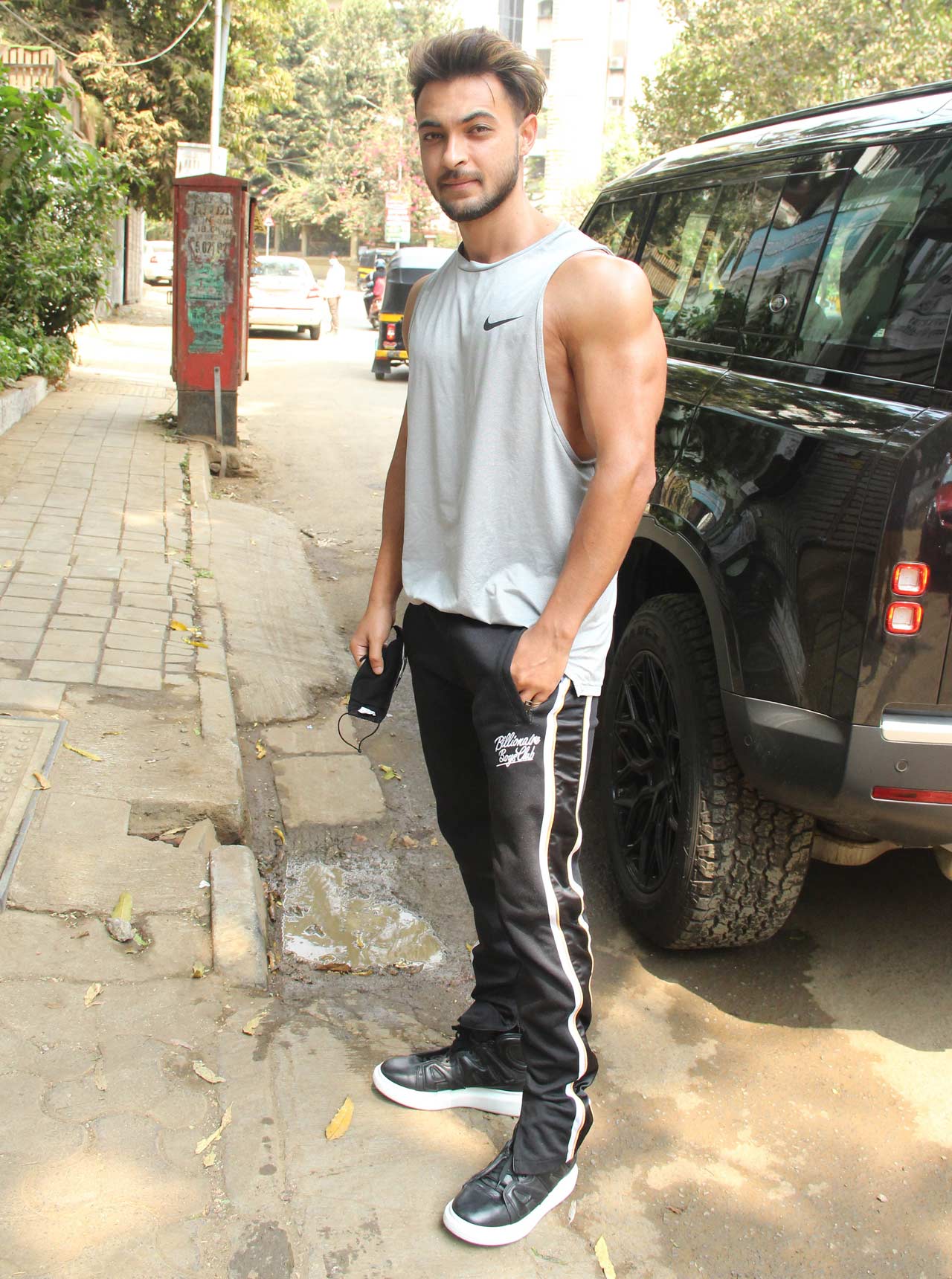 Aayush Sharma posed for the paparazzi when snapped in the city. On the work front, the actor will be next seen in Antim: The Final Truth and Kwatha.