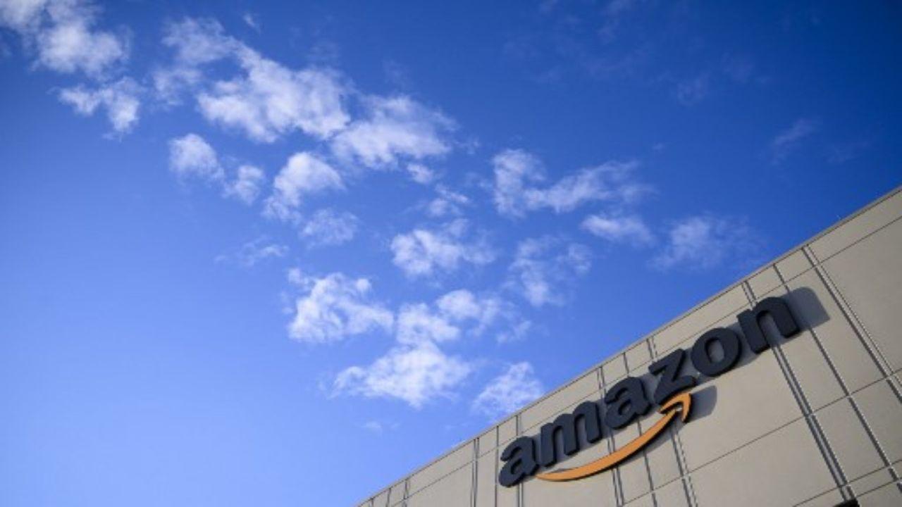 Former worker sues Amazon for not providing lunch breaks