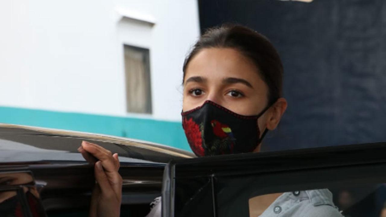 Alia Bhatt tests negative for COVID-19; gets back to work 