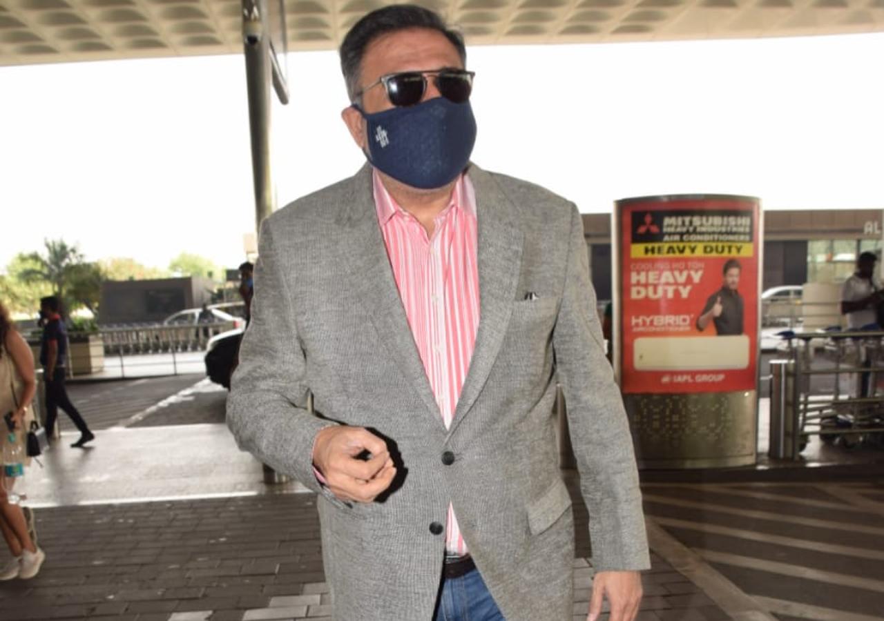 Boman Irani looked classy in his royal grey suit. The actor wore a blue protective mask to prevent the spread of COVID-19.
