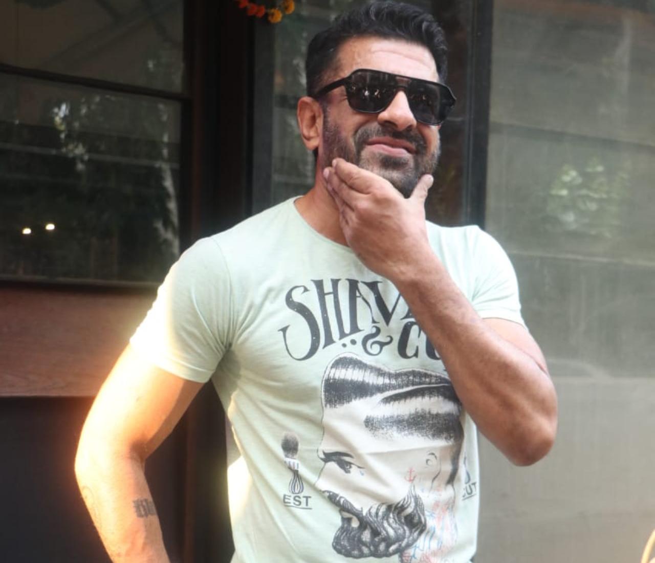 Bigg Boss 14 contestant Eijaz Khan looked cool in his light green t-shirt and pants along with a pair of glares.