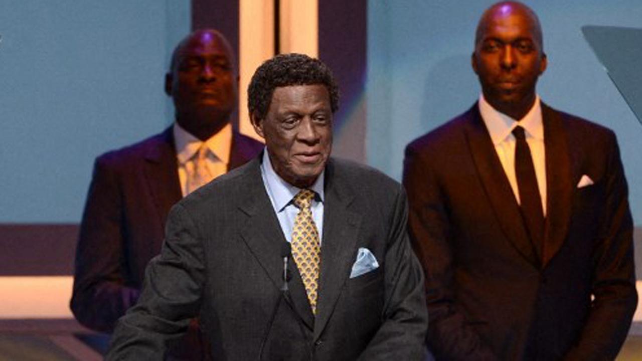 LA Lakers great and Clippers VP Elgin Baylor passes away at 86