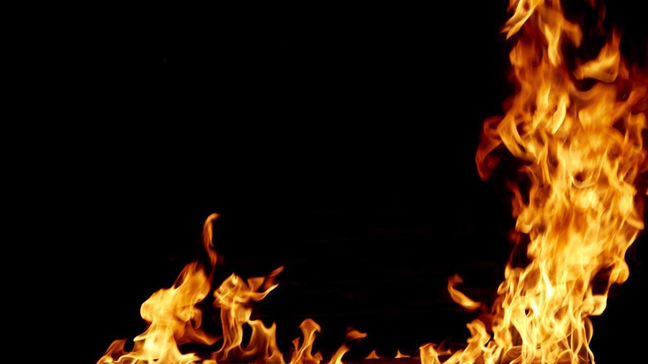 Fire at Fashion Street market in Pune