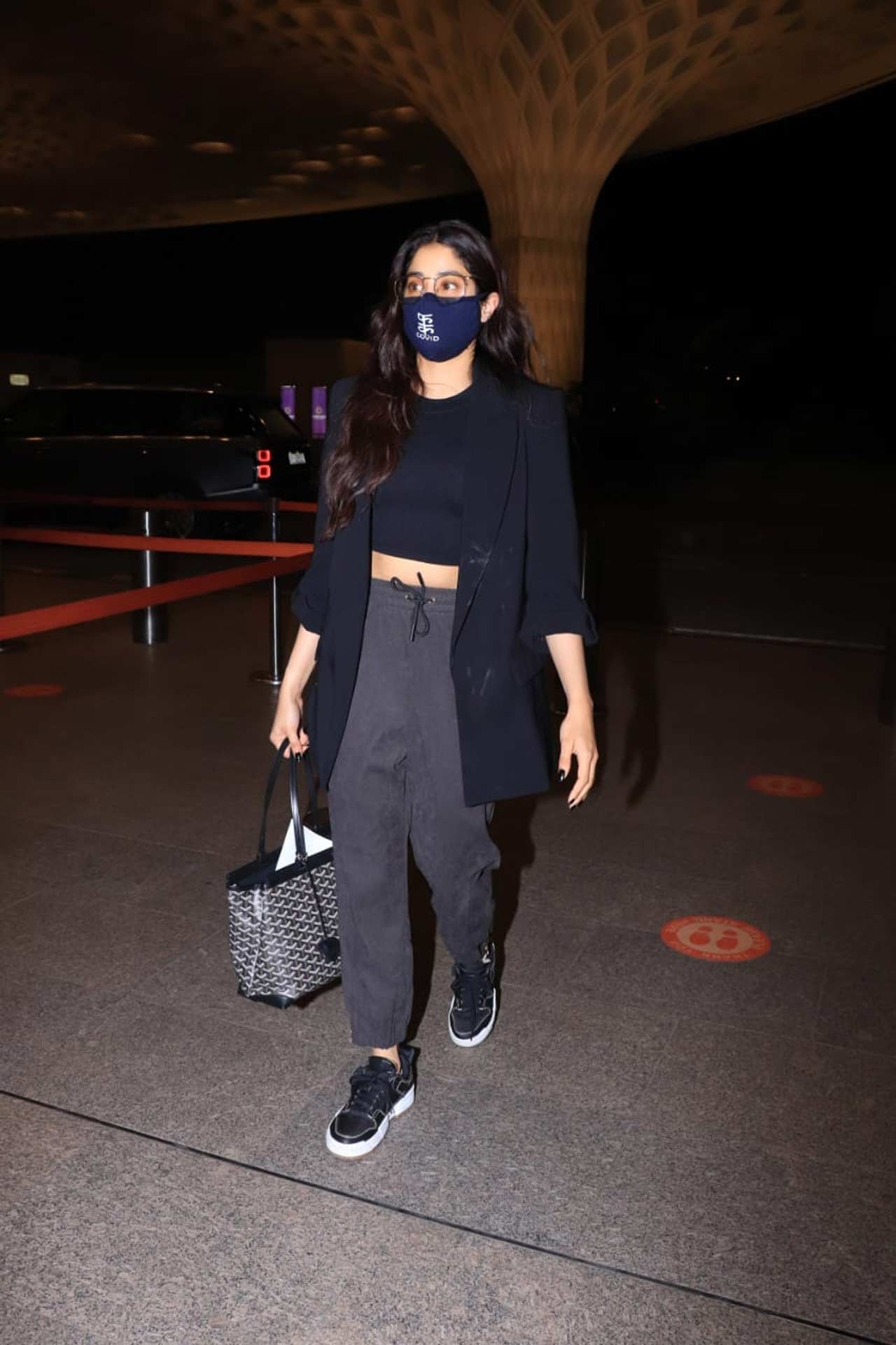 Janhvi Kapoor was snapped at the Mumbai airport at her casual best. The actress, on the work front, has wrapped up shooting Good Luck Jerry in Chandigarh, and returned to the bay. On the other hand, she was last seen in Roohi, along with Rajkummar Rao and Varun Sharma. All pictures/Yogen Shah
 
 
 
 
 