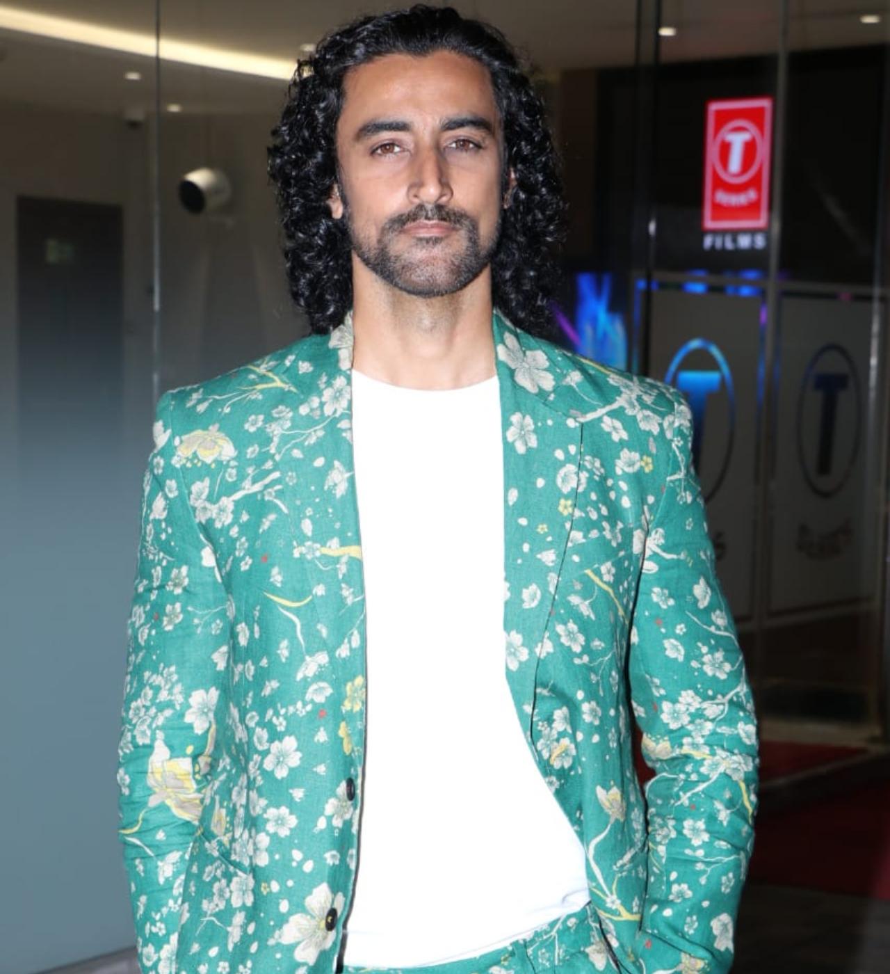 Kunaal Roy Kapur looked dapper in his white t-shirt, green jacket and pants. Koi Jaane Na is set to release next month.