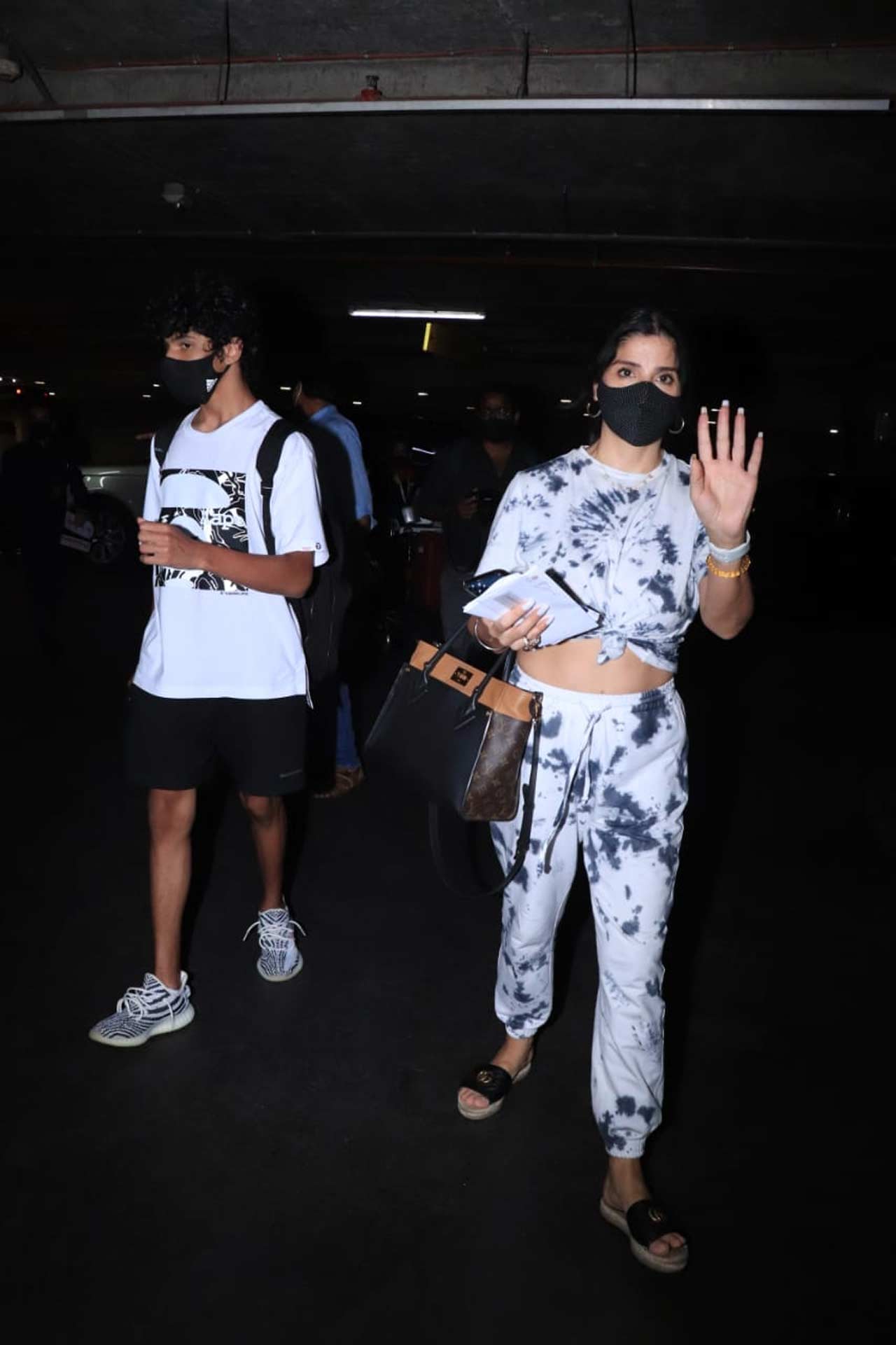 Maheep Kapoor and Seema Khan were clicked with their kids - Jahaan Kapoor and Yohan Khan at the Mumbai airport.