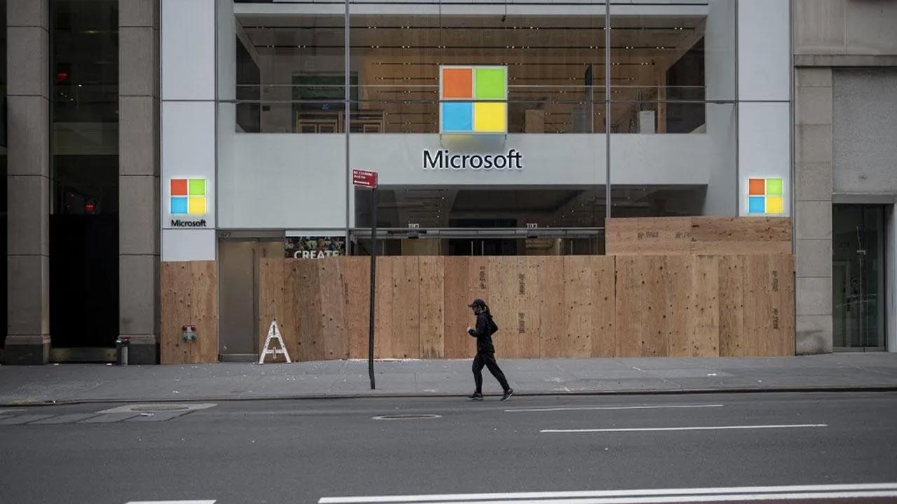 Microsoft expands top cyber protection for high-risk customer