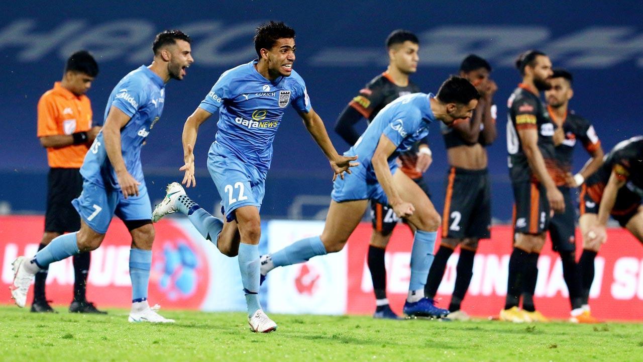 ISL: Mumbai City beat FC Goa on penalties, enter final
