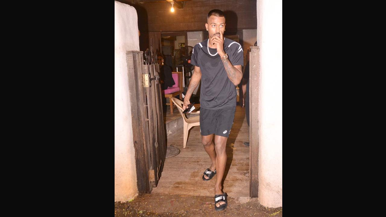Dad Hardik Pandya bonds with son Agatsya. See photo