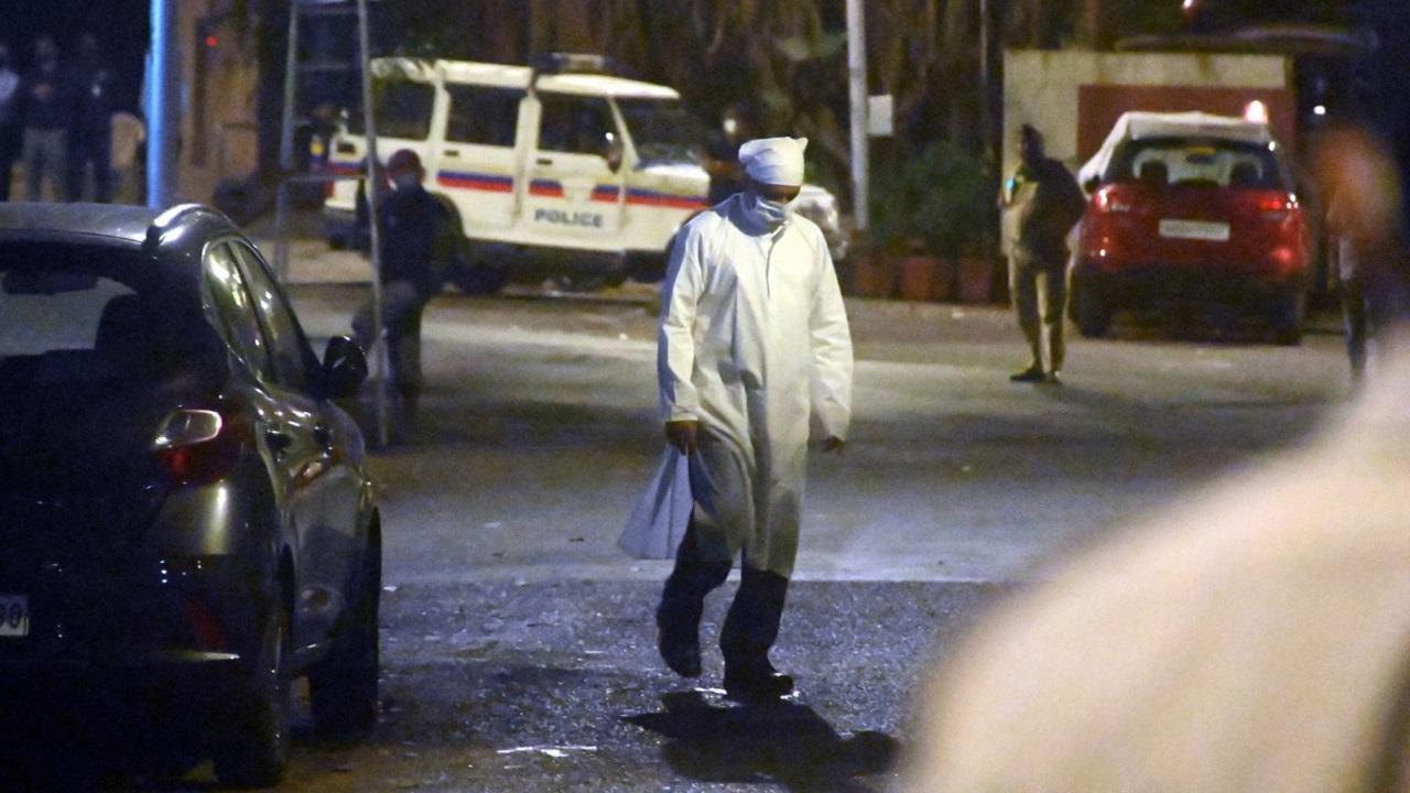 SUV bomb scare case: NIA team recreates crime scene near Antilia with Sachin Waze