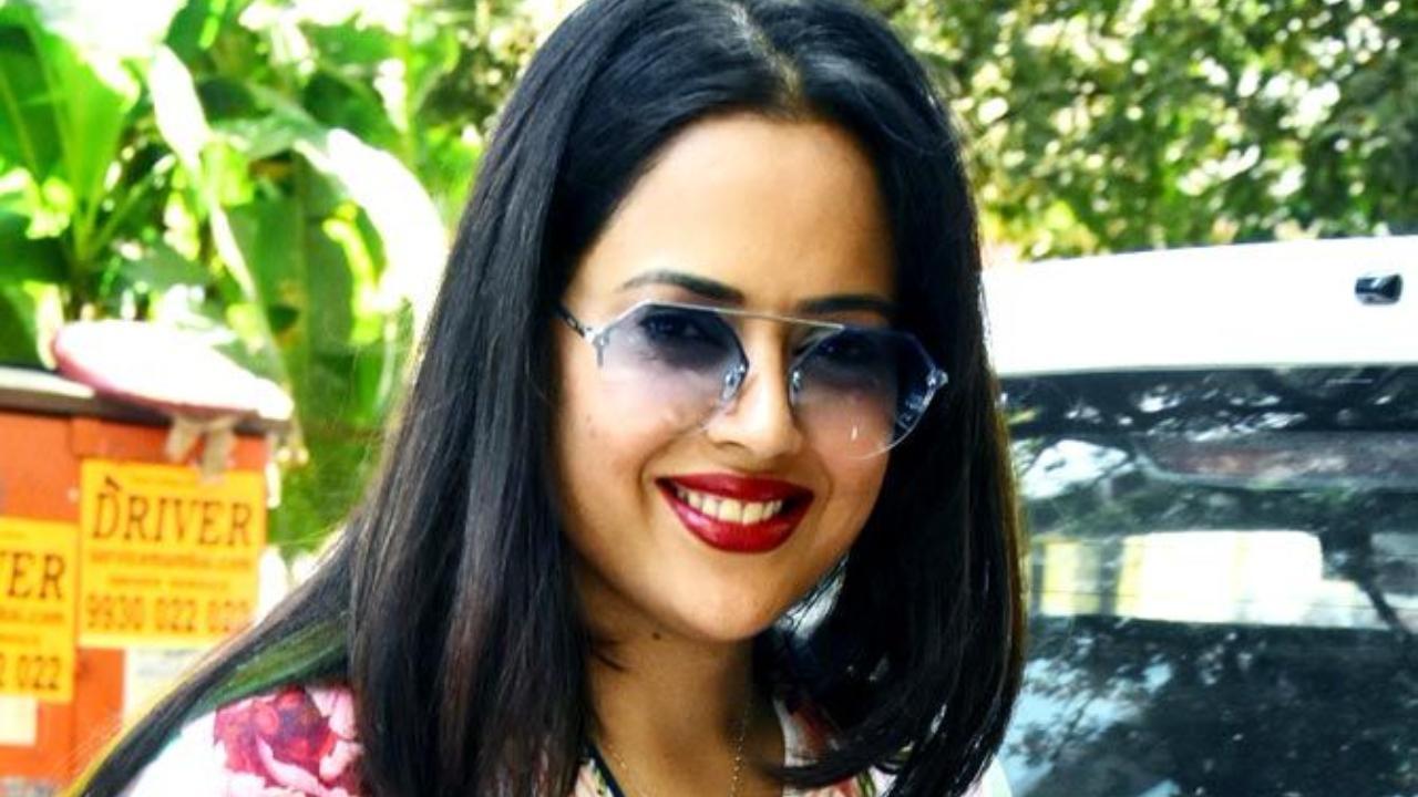 Sameera Reddy shares throwback picture to days when she 'stammered and was on the heavier side'