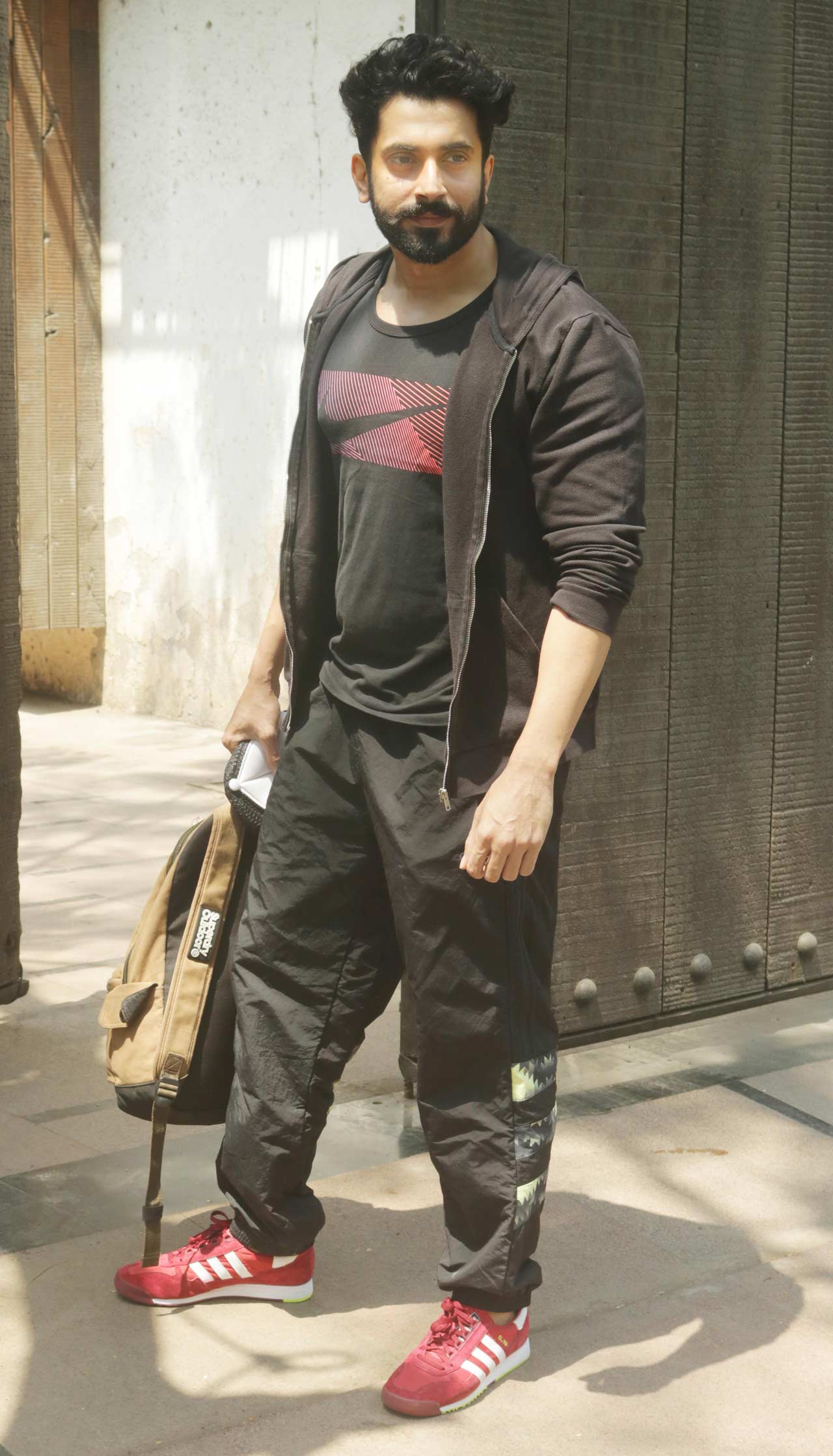Sunny Singh, who has just joined the cast of Om Raut's Adipurush, was also snapped at the gym in Juhu, Mumbai.