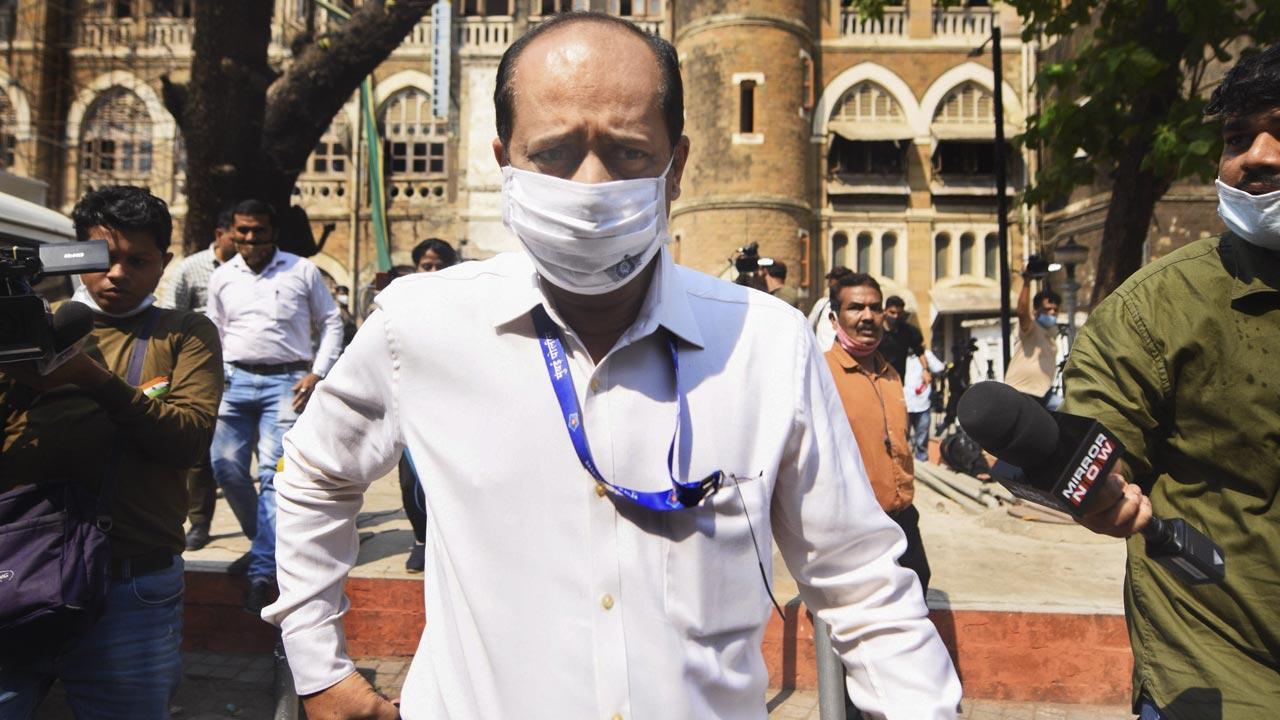 Mansukh Hiran death case: API Sachin Vaze transferred to Mumbai police's CFC unit