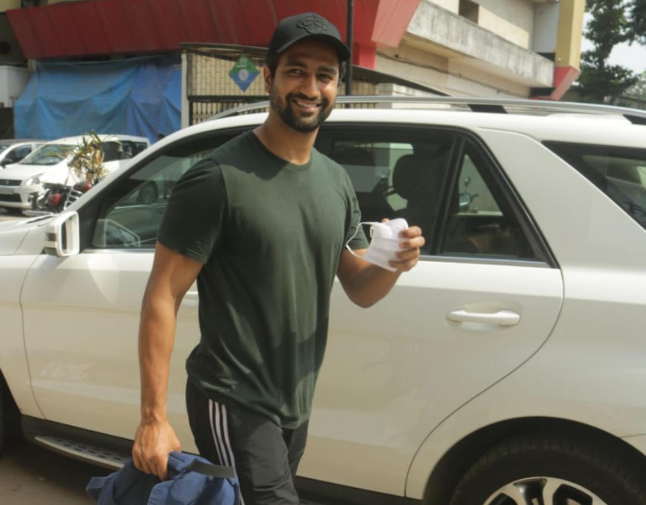 Vicky Kaushal was clicked outside his gym in Bandra. The actor opted for a green t-shirt and black pants for the outing.