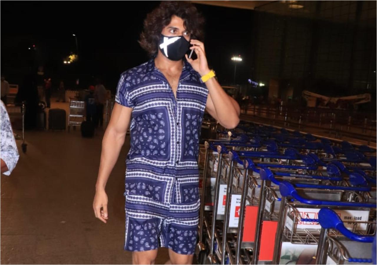 Vijay Devarkonda, who is currently in Mumbai to complete his shooting schedule was also clicked at the airport.