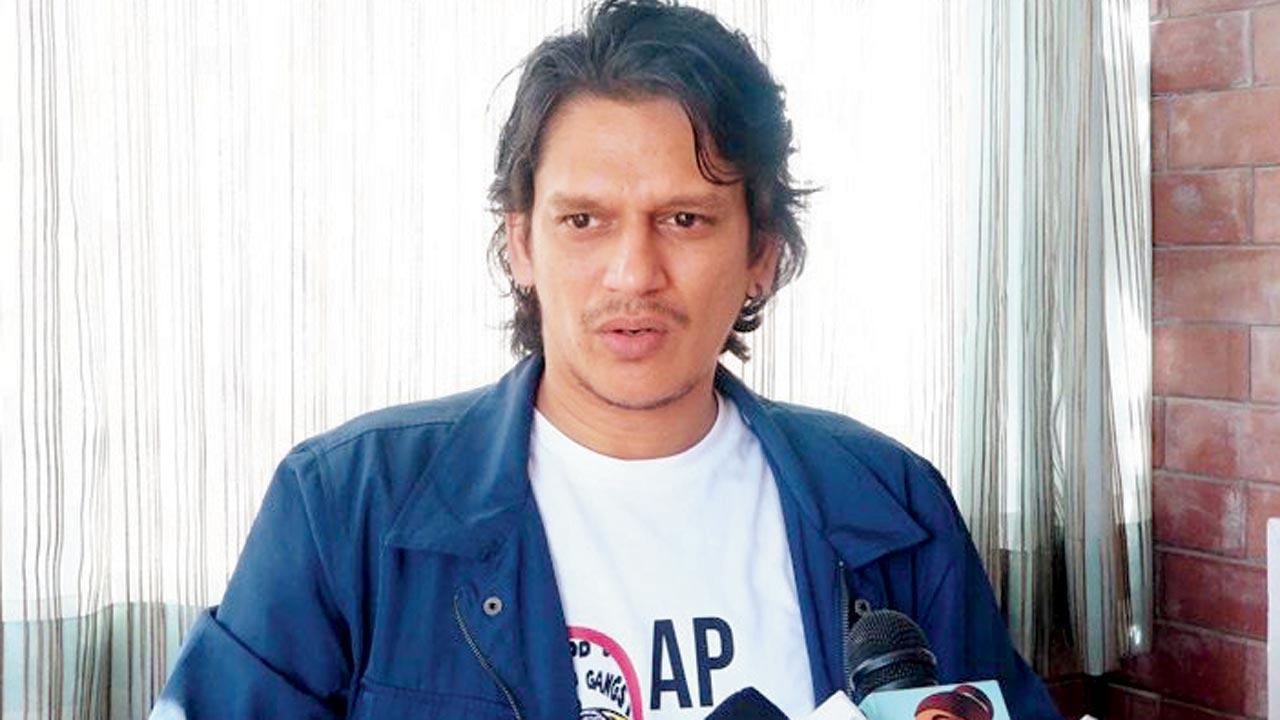Vijay Varma keen to run around trees and dance in true Bollywood style