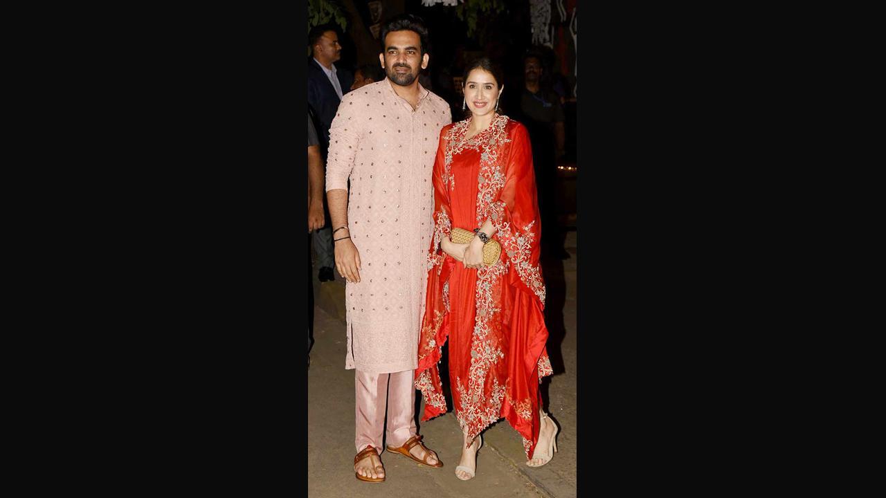Zaheer Khan and wife Sagarika Ghatge offer prayers at Jharkhand temple