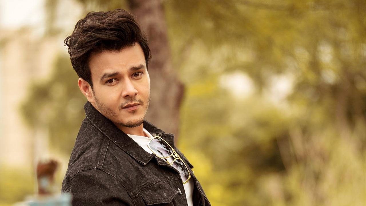 TV actor Aniruddh Dave shifted to ICU week after testing COVID-19 positive