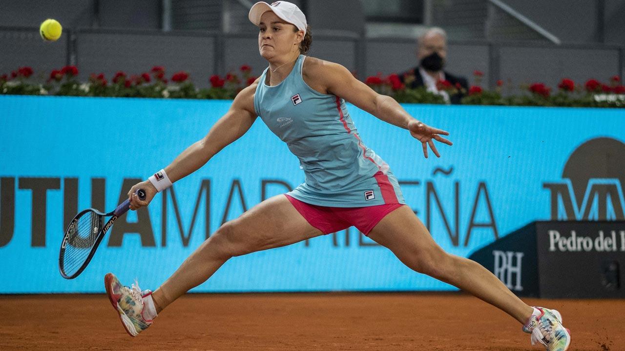 Madrid Open: No. 1 Ashleigh Barty to meet Iga Swiatek in round 3