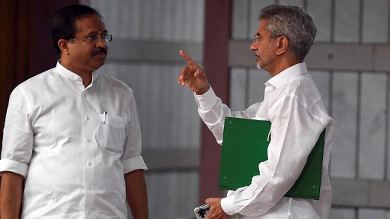 Union Minister V Muraleedharan's car attacked in West Bengal's West Midnapore