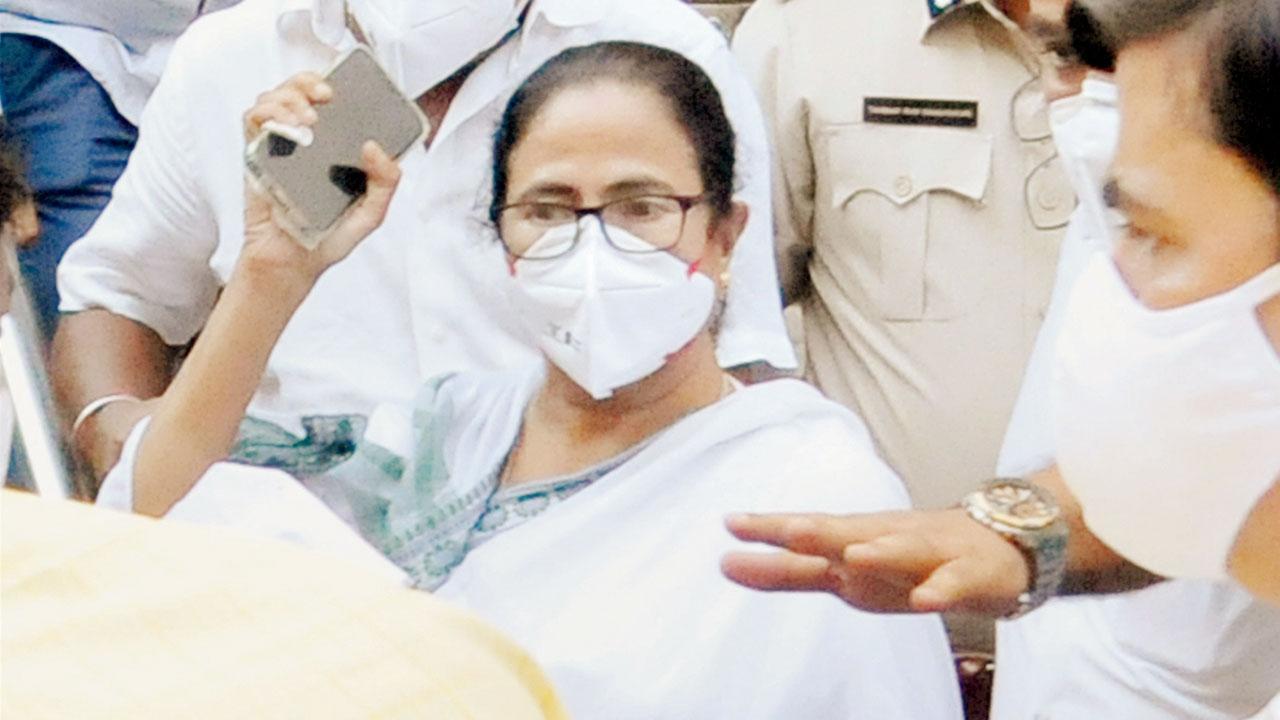 CBI names Mamata Banerjee in Narada case